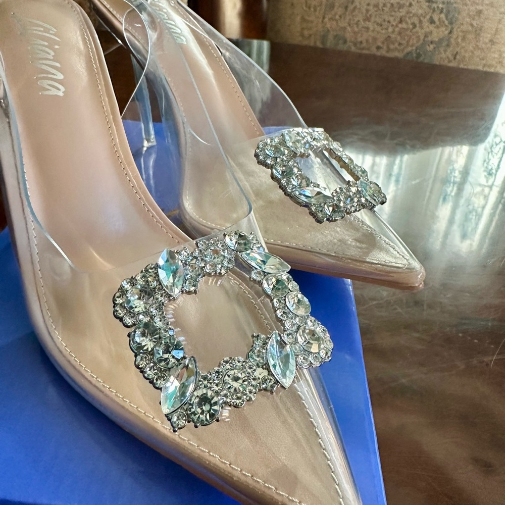 Brand New Elegant Nude Heels with Crystal Embellishment - Picture 2 of 7